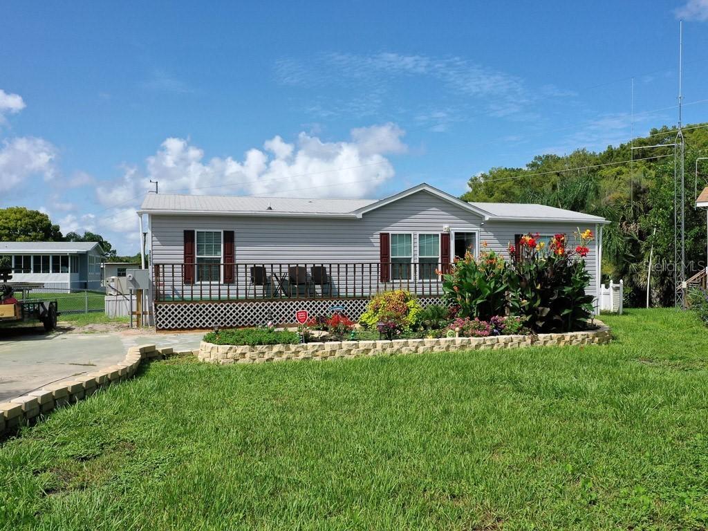 31651 Terrace Dr., Tavares, FL 32778