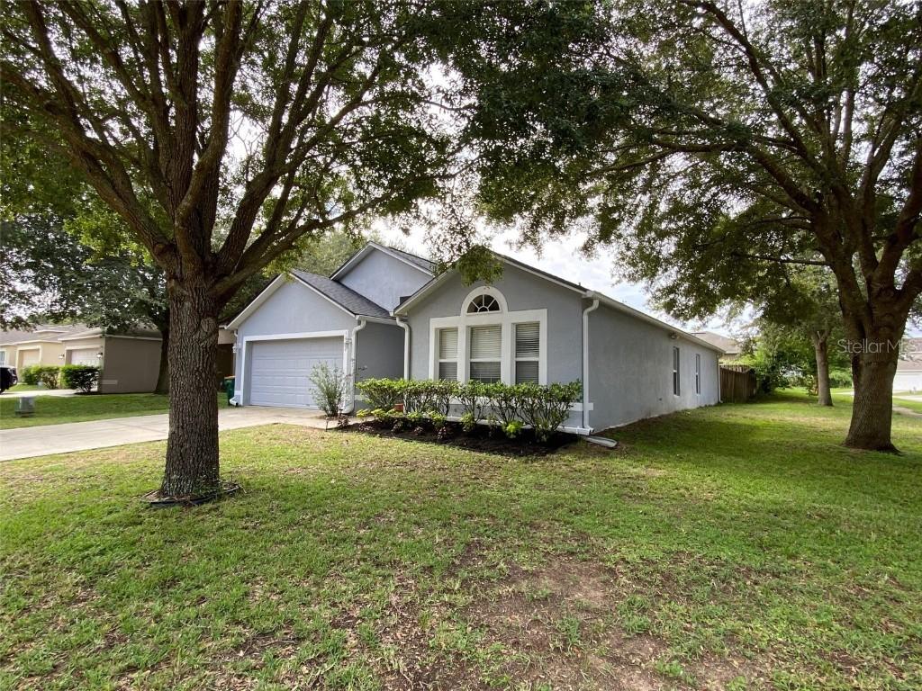 1040 Remington Ave., Eustis, FL 32726