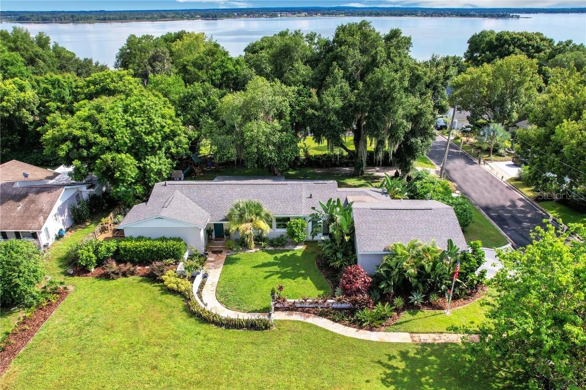 980 W 11th Ave., Mount Dora, FL 32757