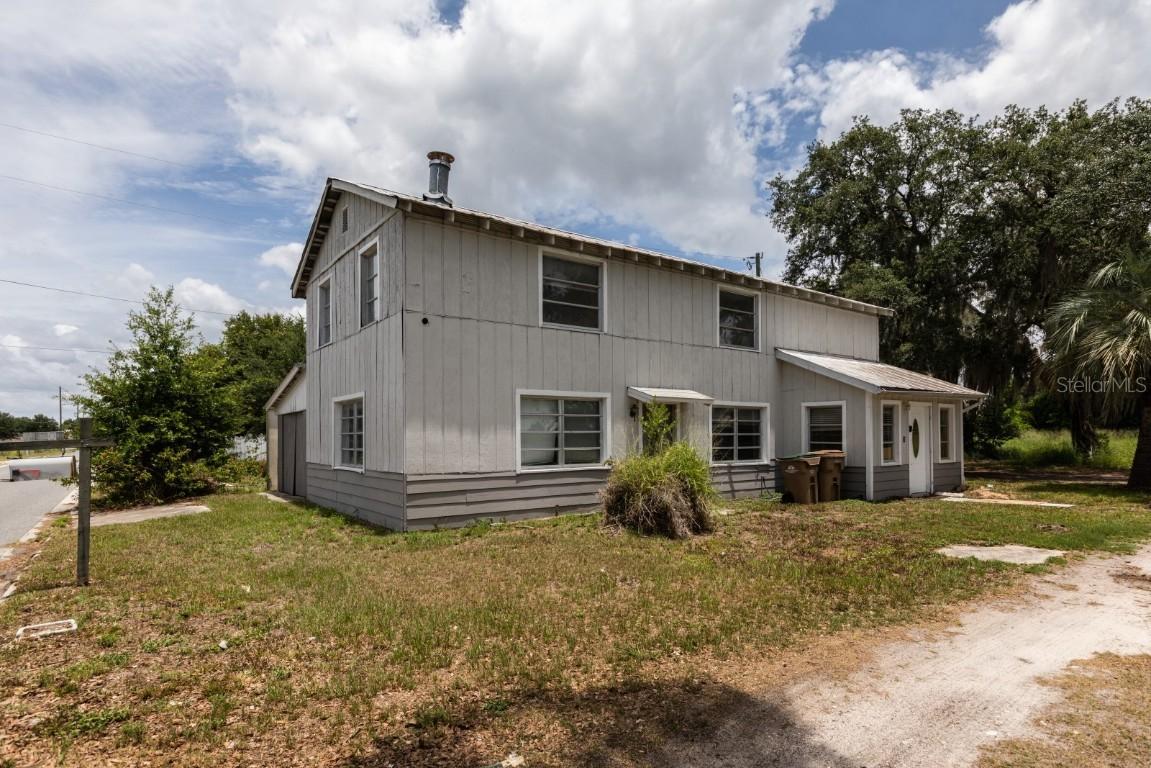 31201 Merry Rd., Tavares, FL 32778