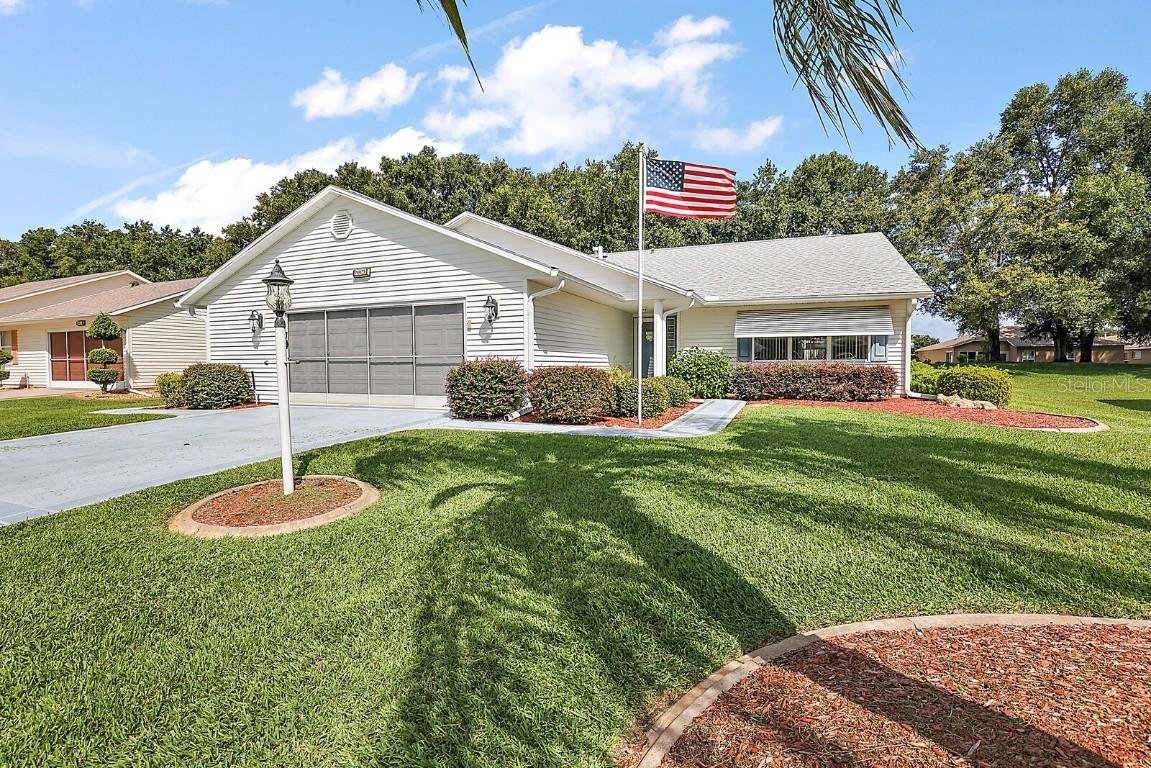 26825 Racquet Cir., Leesburg, FL 34748