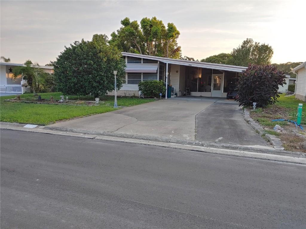 1333 Nassau Circle, Tavares, FL 32778