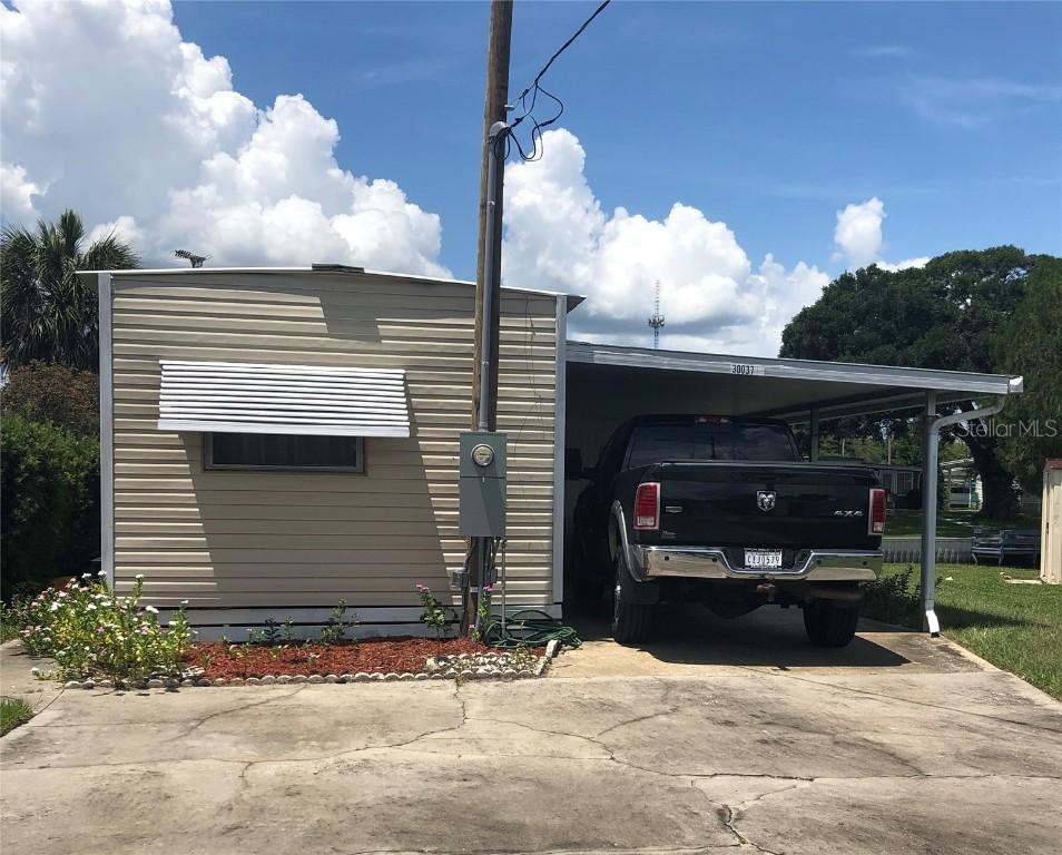 30037 Wausaukee Dr., Tavares, FL 32778