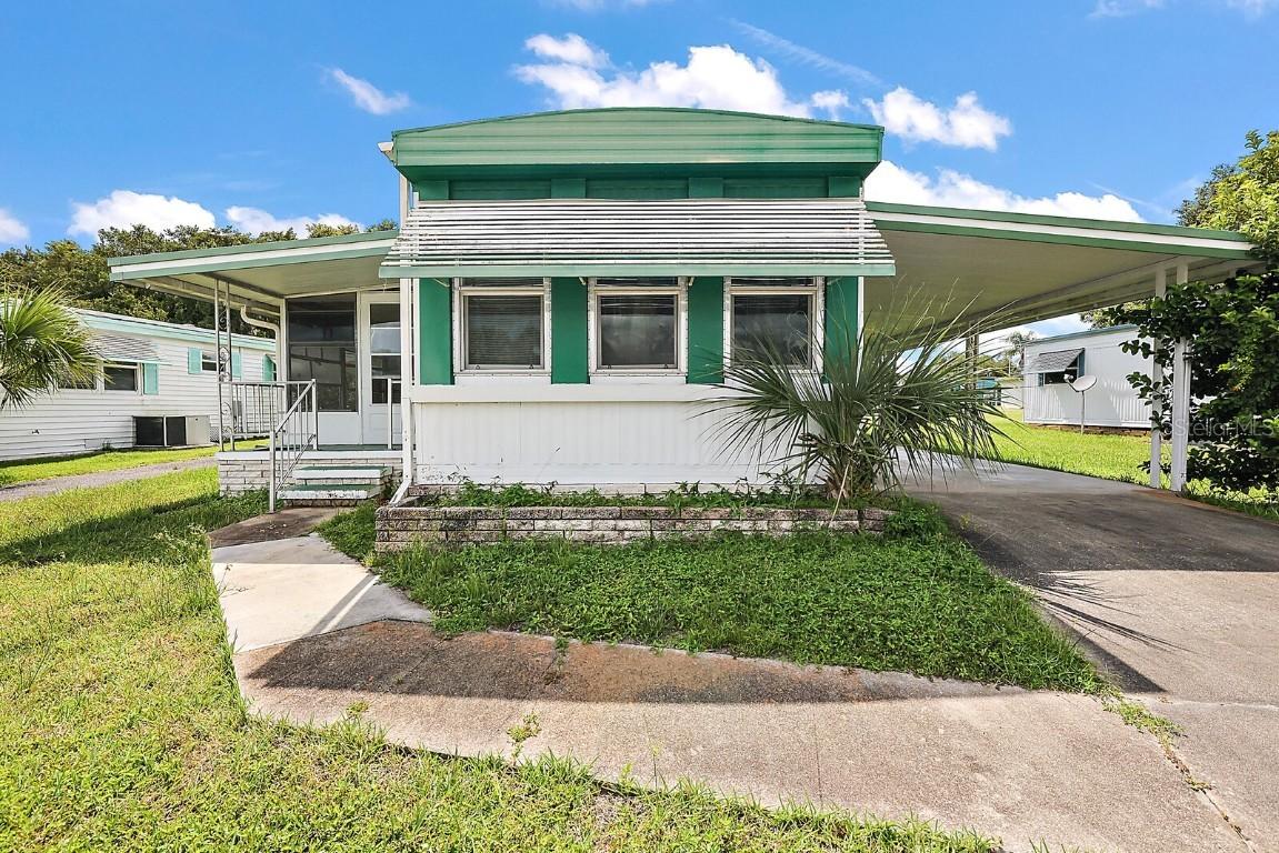 6 Cocos Plumosa Dr. #A, Eustis, FL 32726