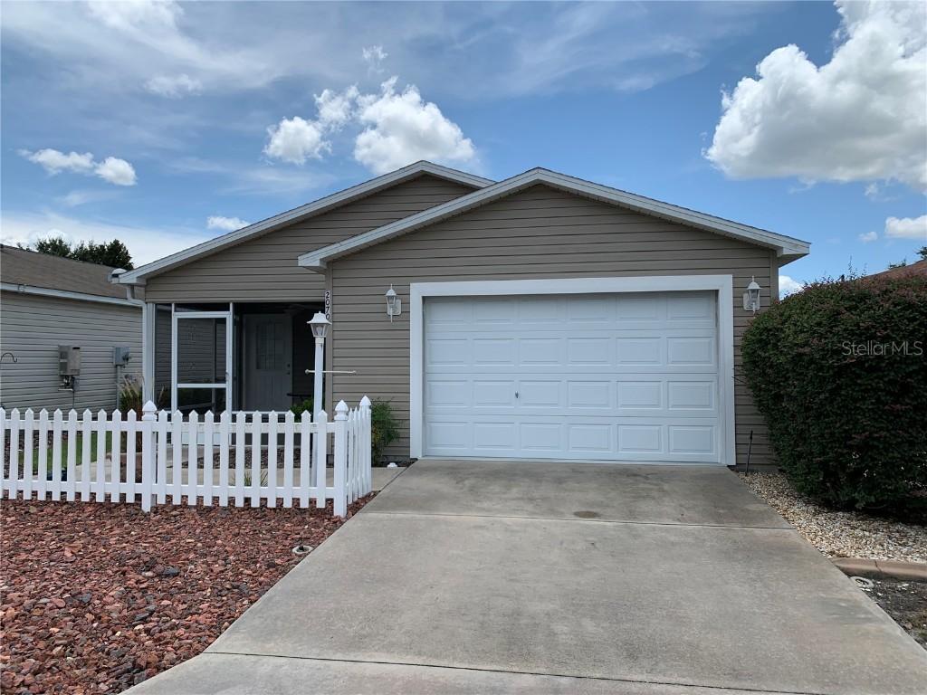 2070 Thornton Ter., The Villages, FL 32162
