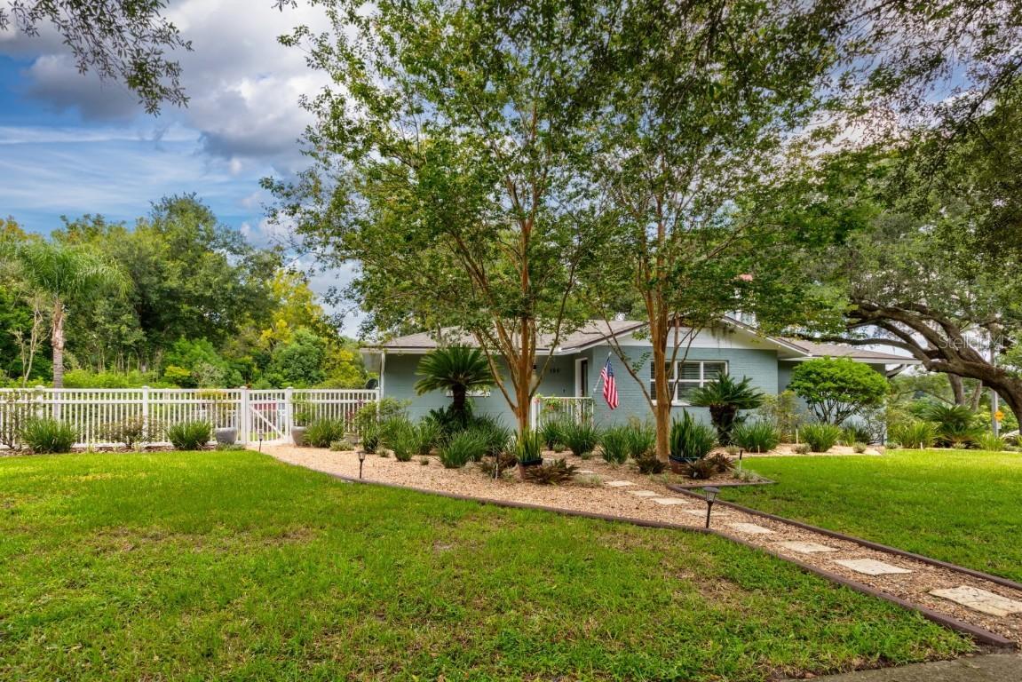 199 Groveland Rd., Mount Dora, FL 32757