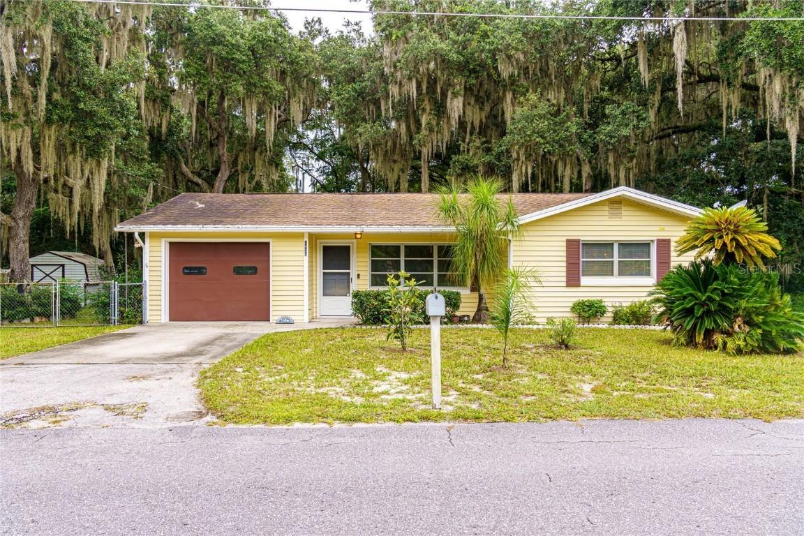 2436 Cr 448, Lake Panasoffkee, FL 33538