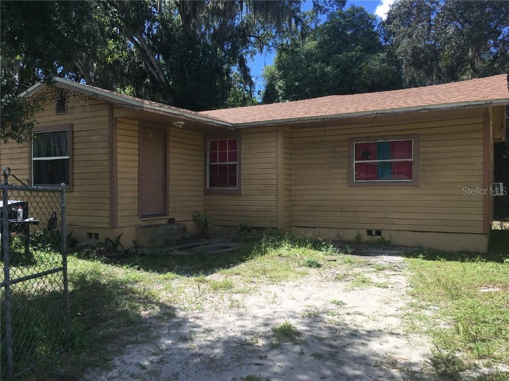 1745 N Orange St., Mount Dora, FL 32757