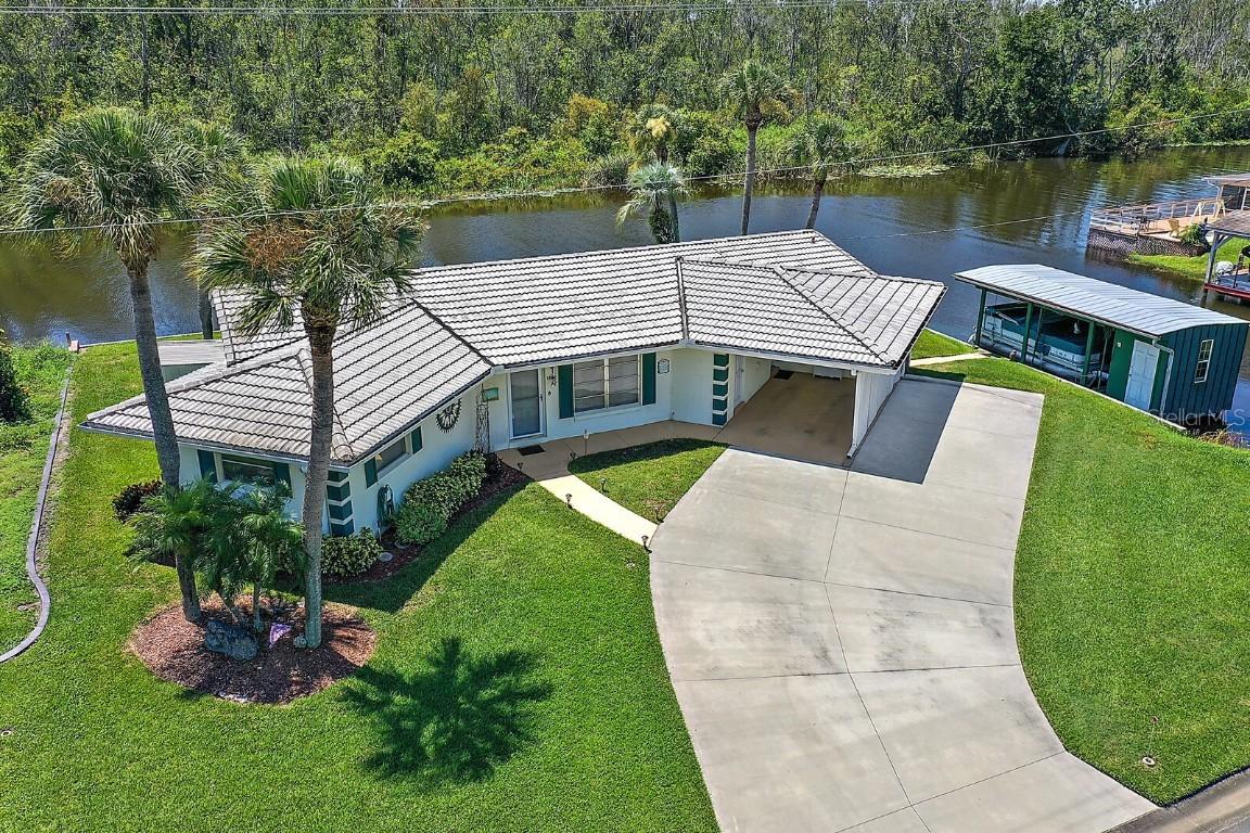 13220 Country Club Dr., Tavares, FL 32778