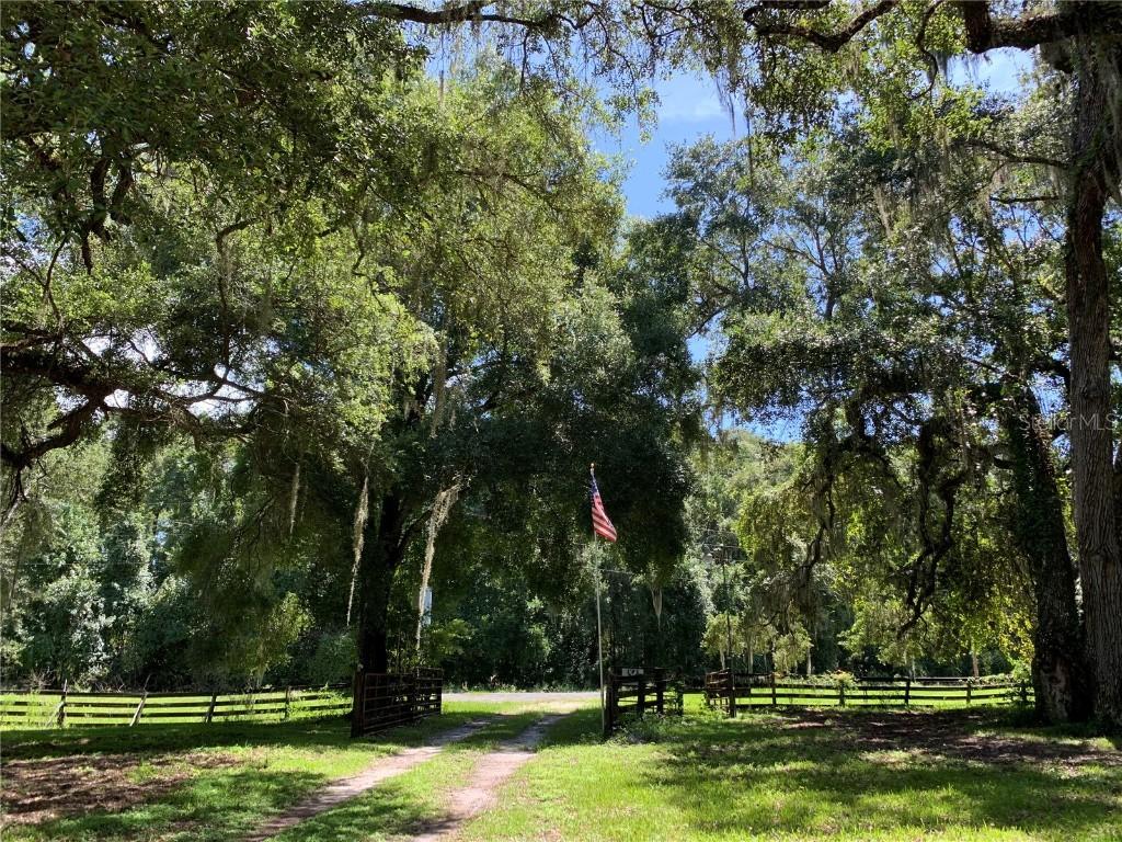 1721 County Road 25a, Leesburg, FL 34748