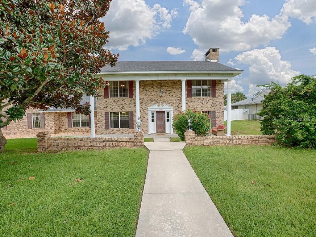 3016 Lake Woodward Dr, Eustis, FL 32726