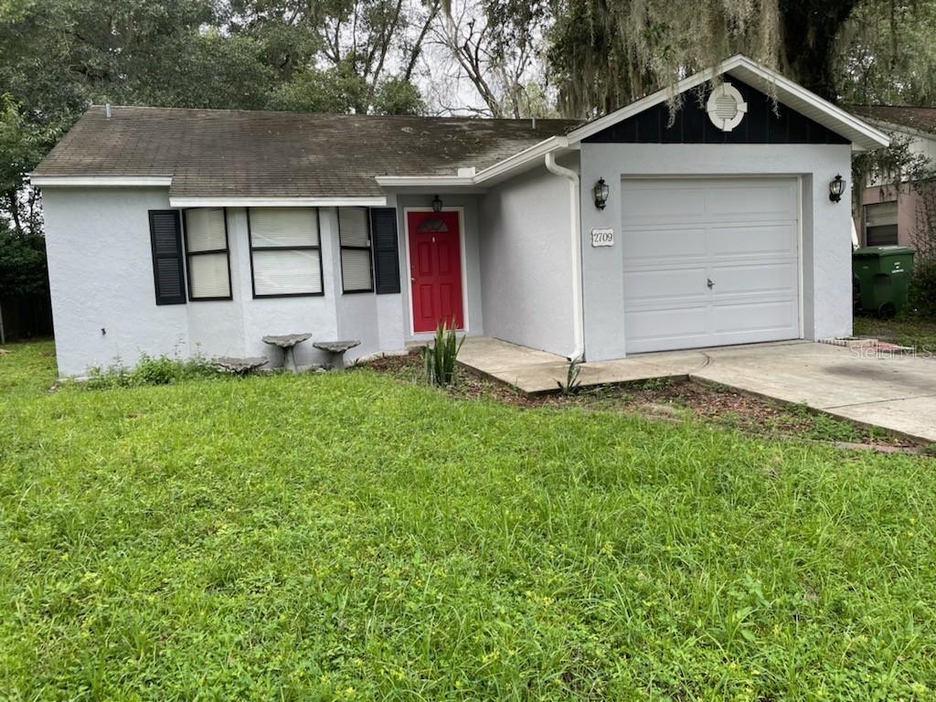 2709 Lorraine Dr., Leesburg, FL 34748