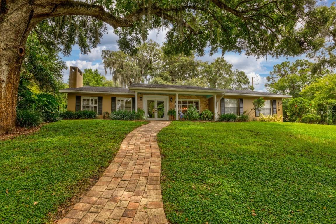 1210 Overlook Dr., Mount Dora, FL 32757