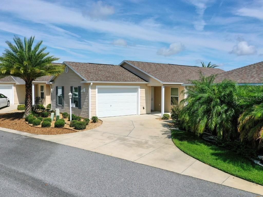 881 Amber Ct., The Villages, FL 32163