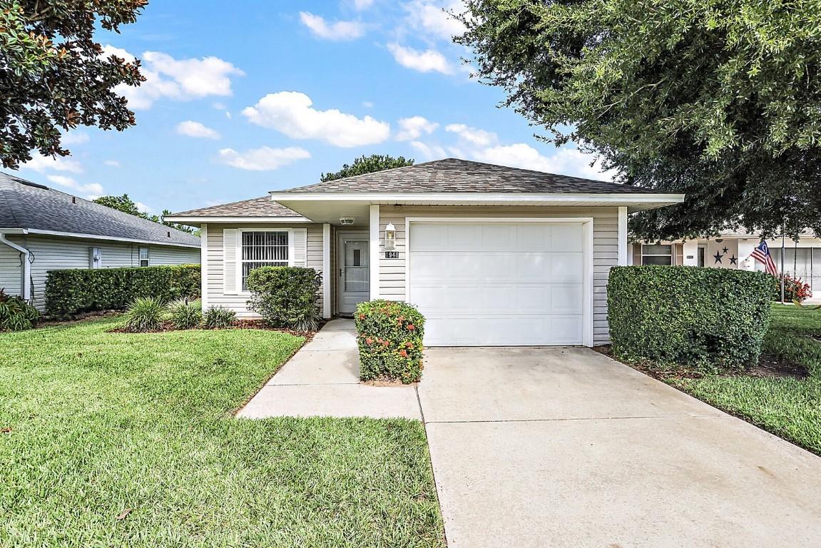 1948 Golden Palm Cir., Tavares, FL 32778