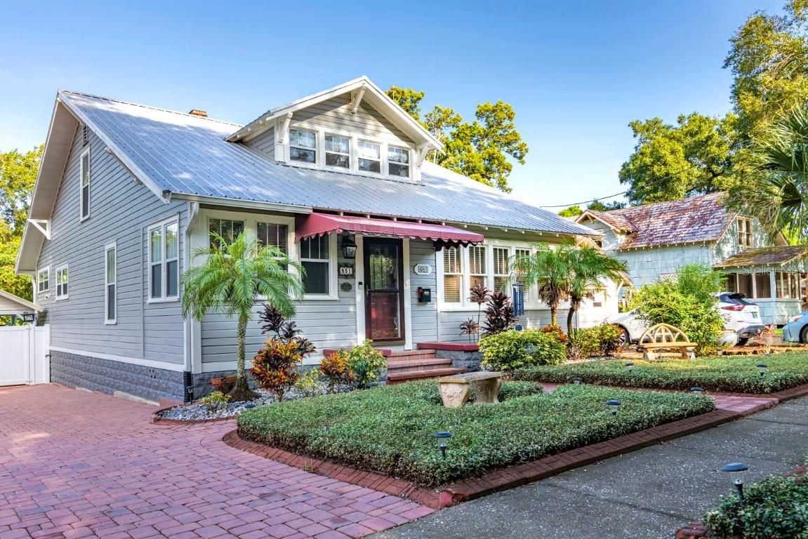 831 N Grandview St., Mount Dora, FL 32757