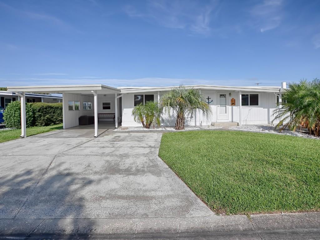 1027 Southland Dr., Tavares, FL 32778