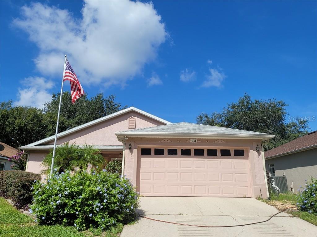 1040 Vassar Dr., Eustis, FL 32726