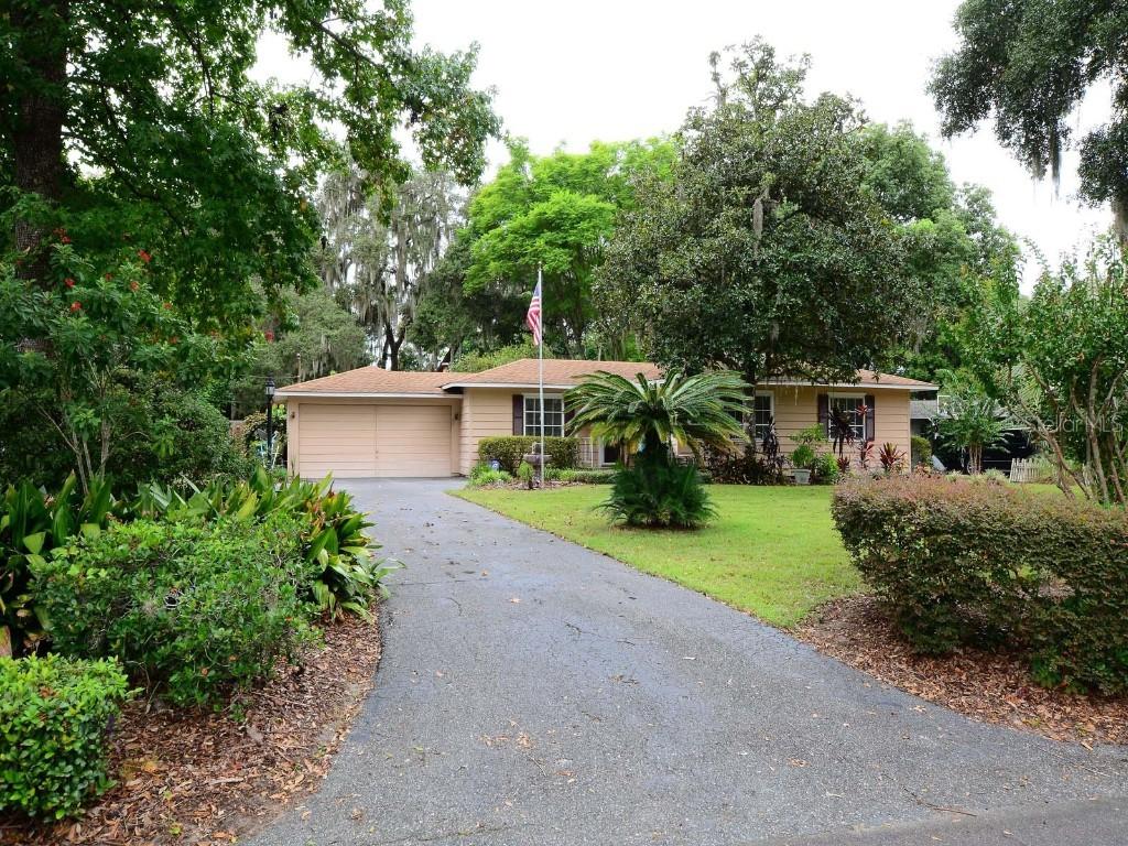 1221 Crestview Dr., Mount Dora, FL 32757