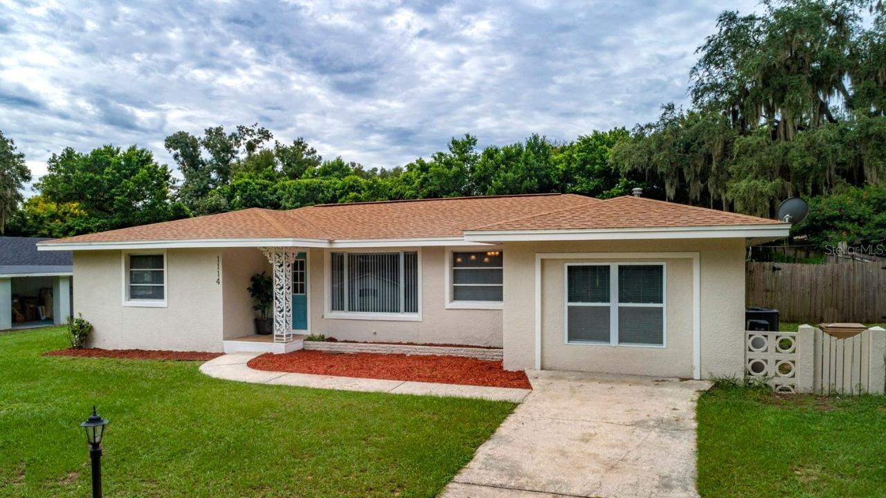 1114 N Magnolia Cir., Eustis, FL 32726