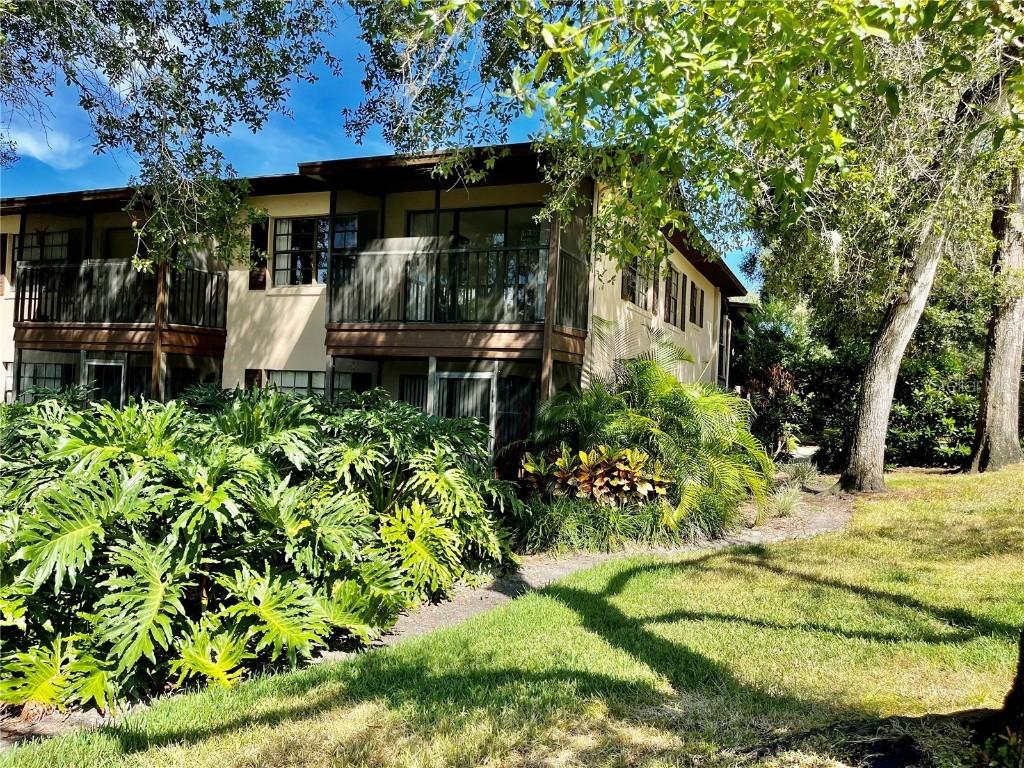 225 E 10th Ave. #C2, Mount Dora, FL 32757