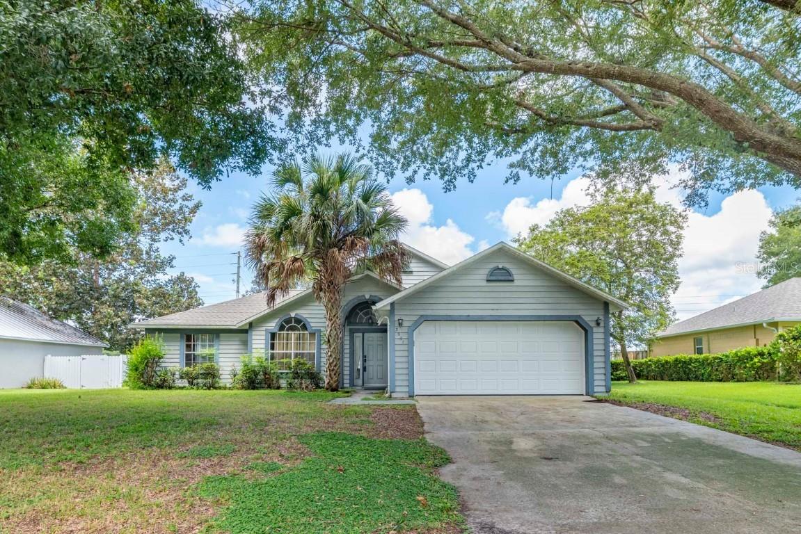 3007 E Beaumont Ln., Eustis, FL 32726