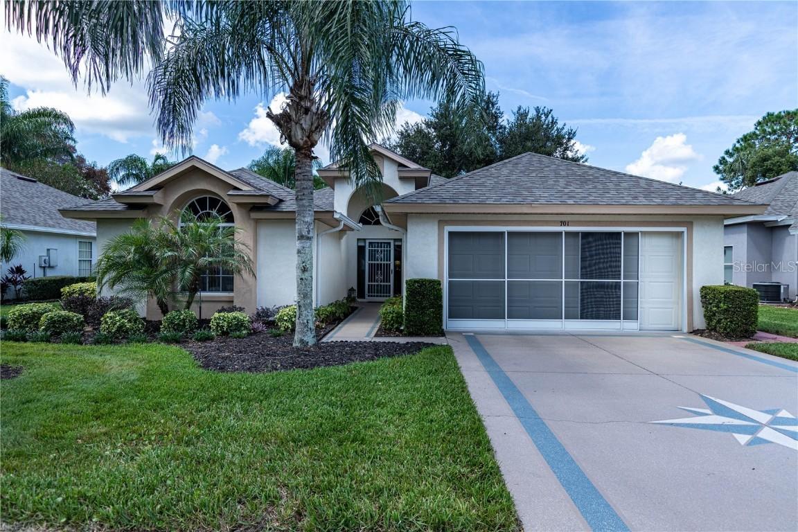 701 Juniper Way, Tavares, FL 32778