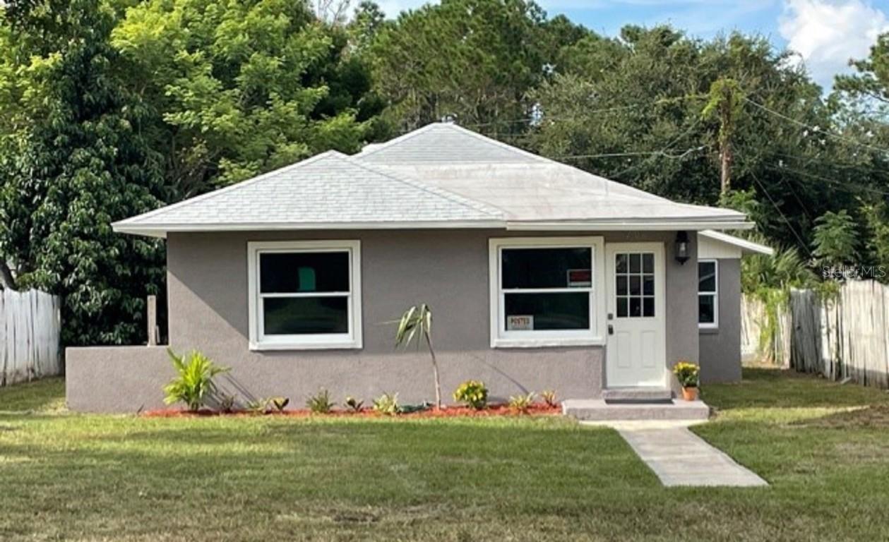 206 W Central Ave., Howey In The Hills, FL 34737