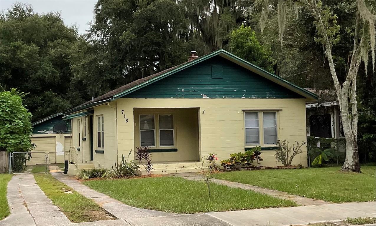 718 Mckenzie St, Leesburg, FL 34748