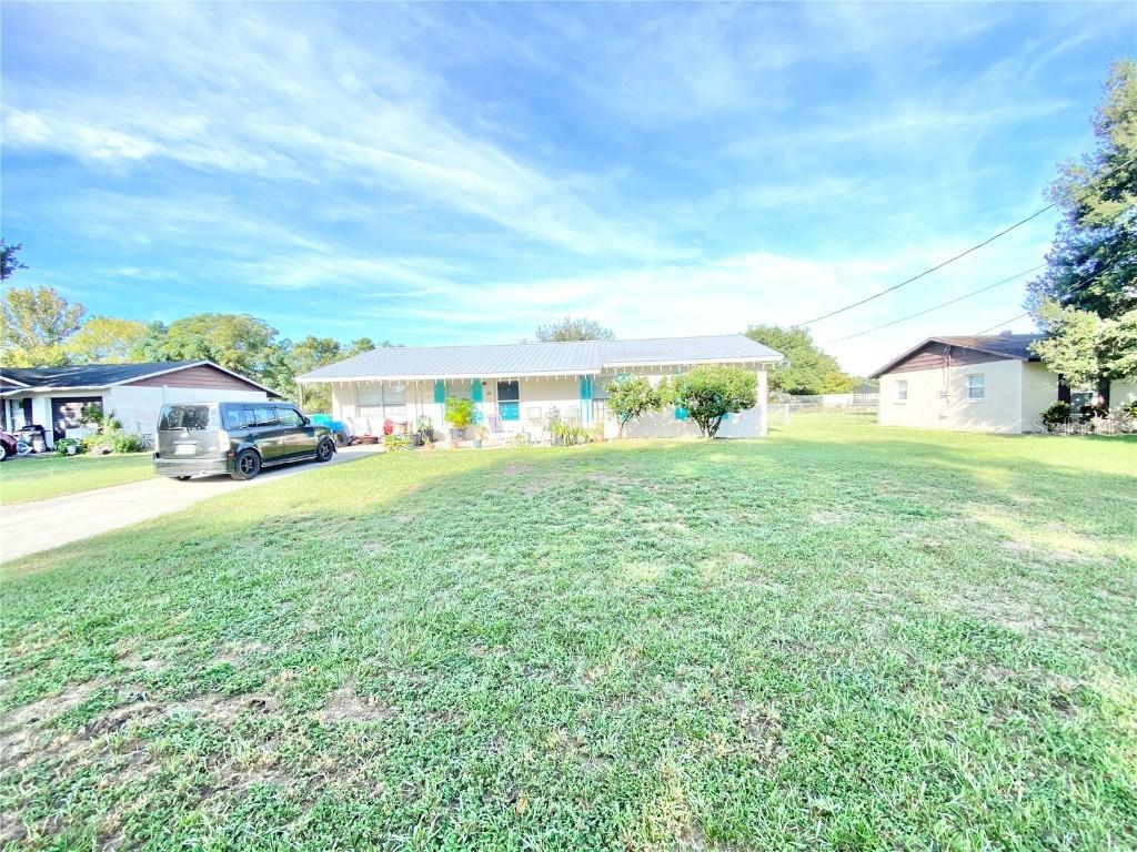 10 Kristin Ln., Eustis, FL 32726