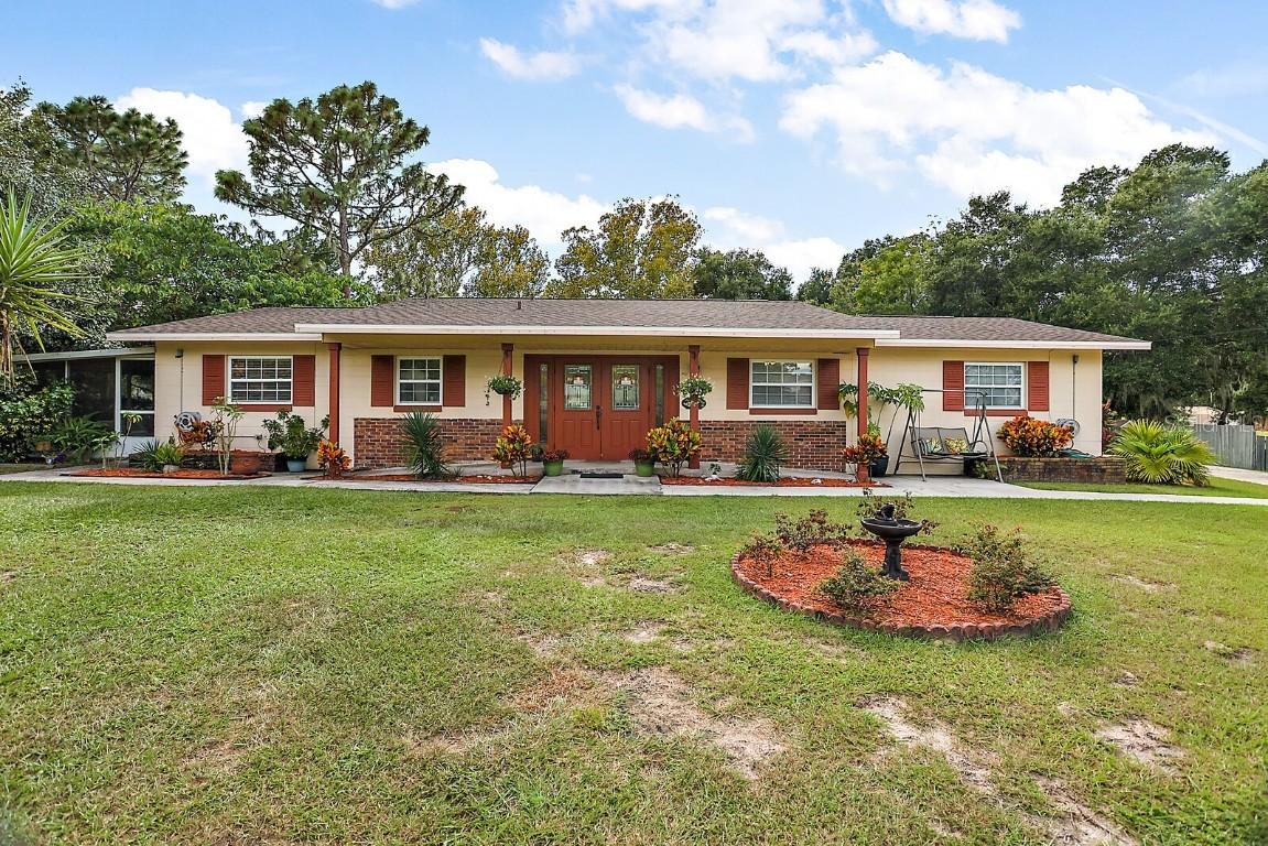 2050 Spring Lake Rd., Fruitland Park, FL 34731