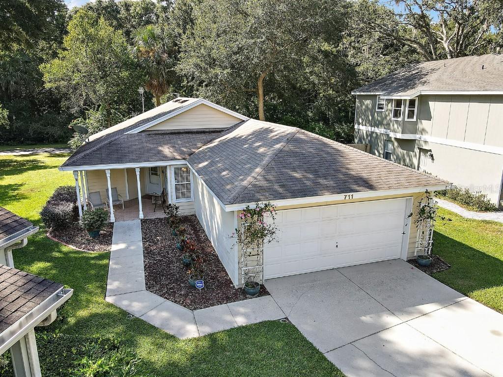 711 Harvard Ct., Eustis, FL 32726