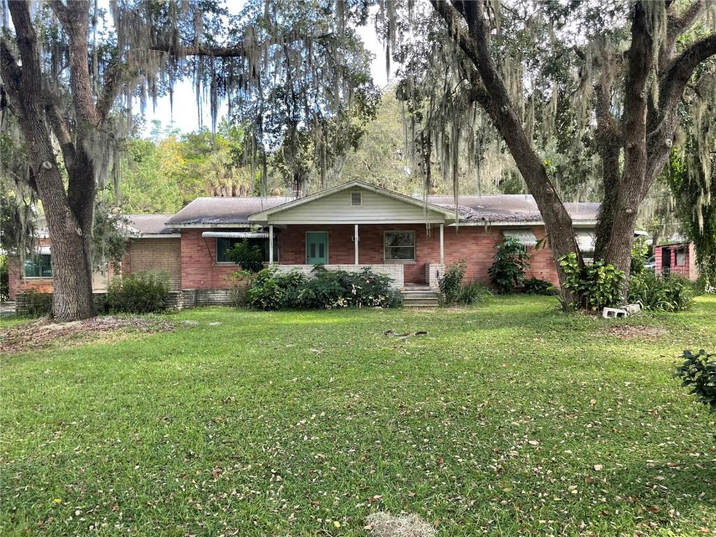 307 Willard Ave., Fruitland Park, FL 34731