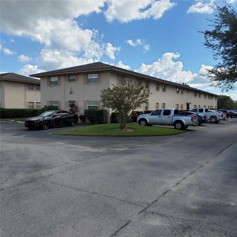 1100 E Caroline St. #222, Tavares, FL 32778