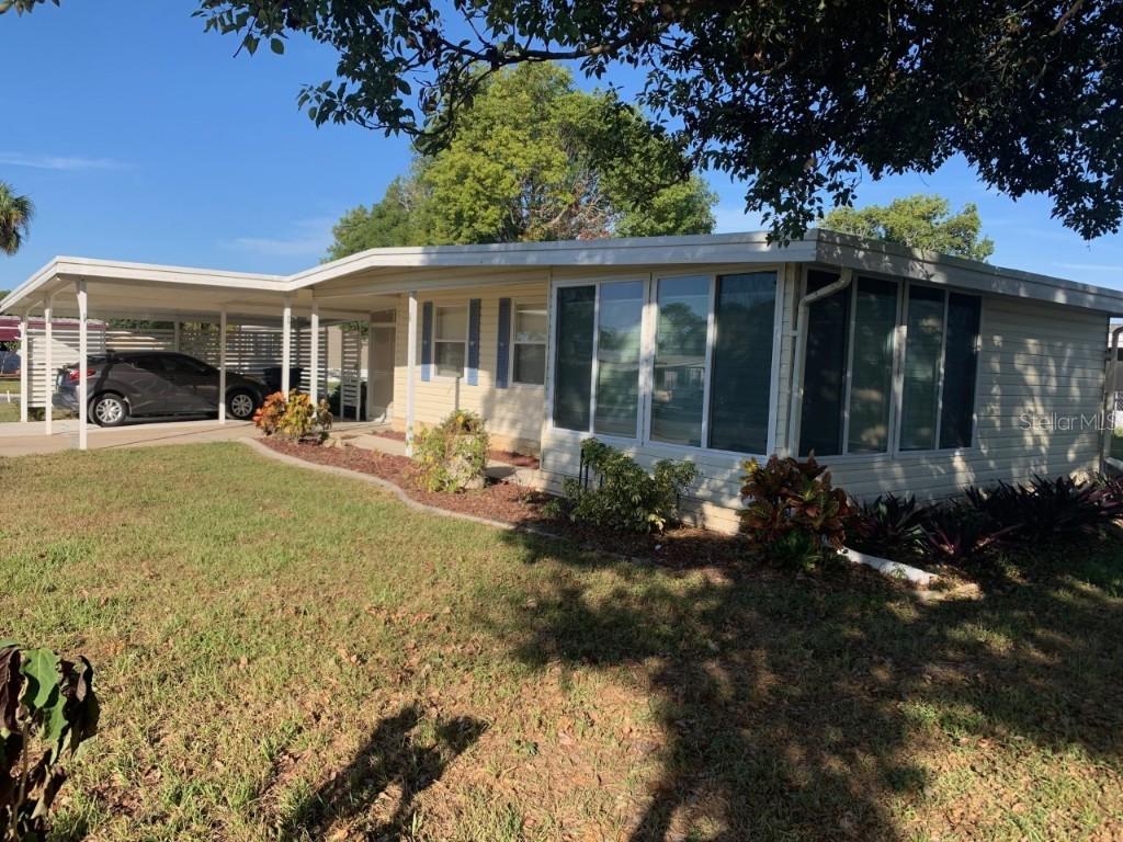 1316 Apache Cir., Tavares, FL 32778