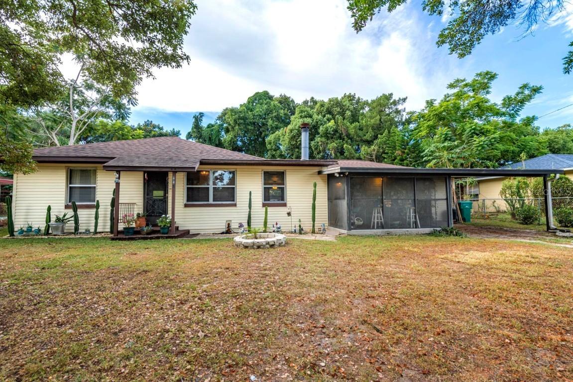 250 W Dicie Ave., Eustis, FL 32726