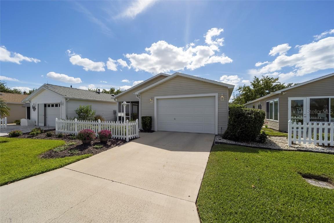 2246 Braxton St., The Villages, FL 32162