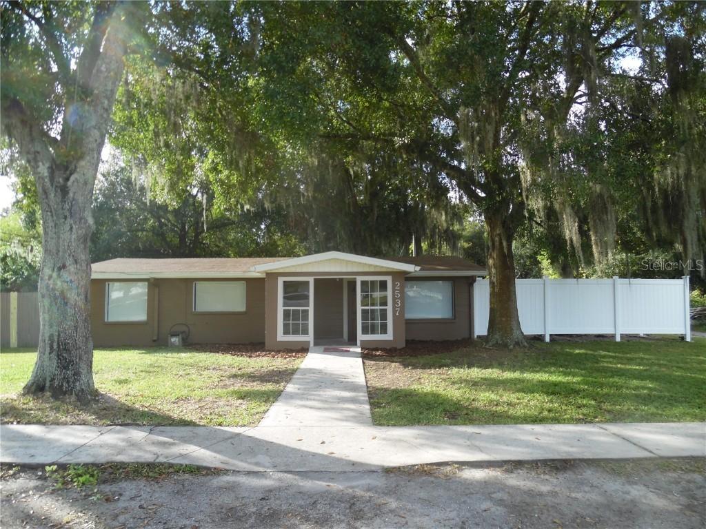 2537 Dons Pl., Lakeland, FL 33801