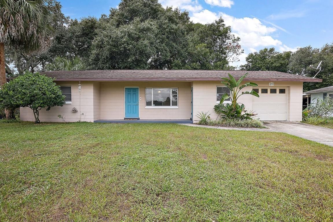 211 S College St., Leesburg, FL 34748