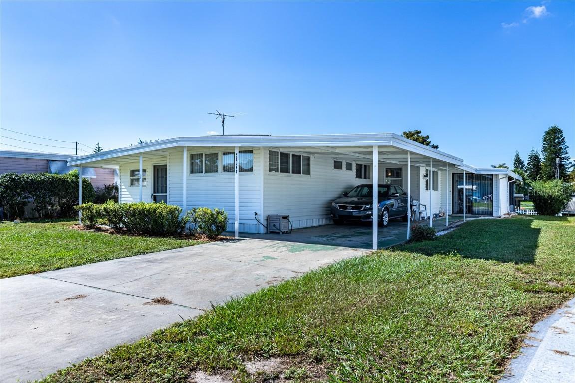 31611 Kelly Cir., Tavares, FL 32778