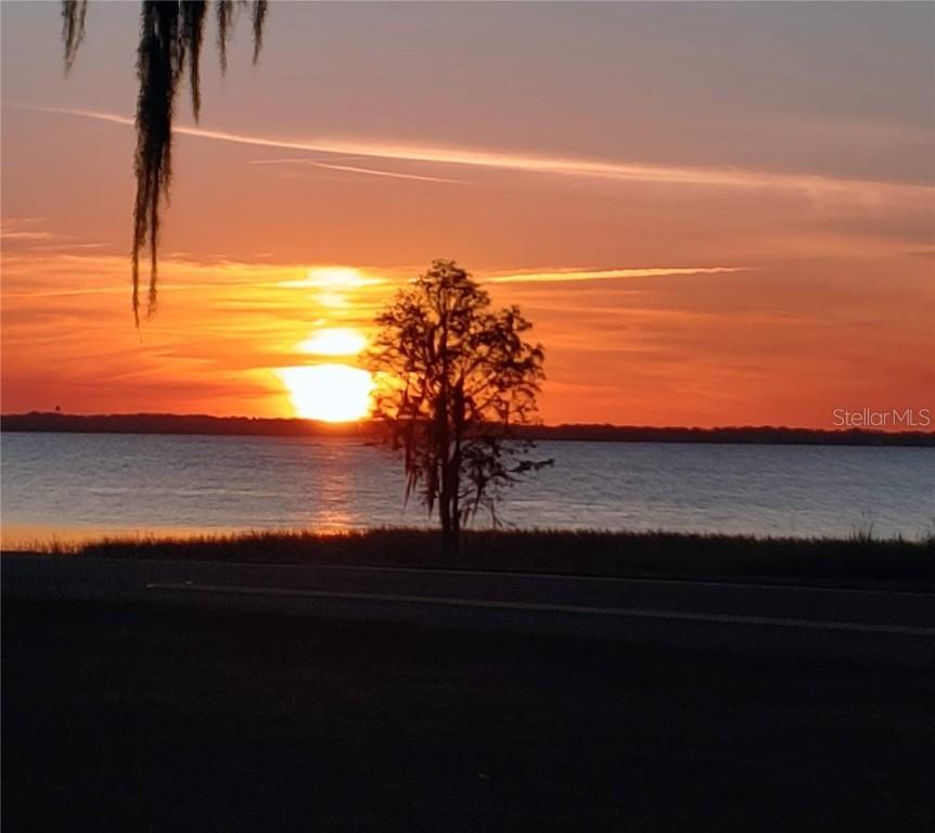 609 Lakeshore Dr., Eustis, FL 32726