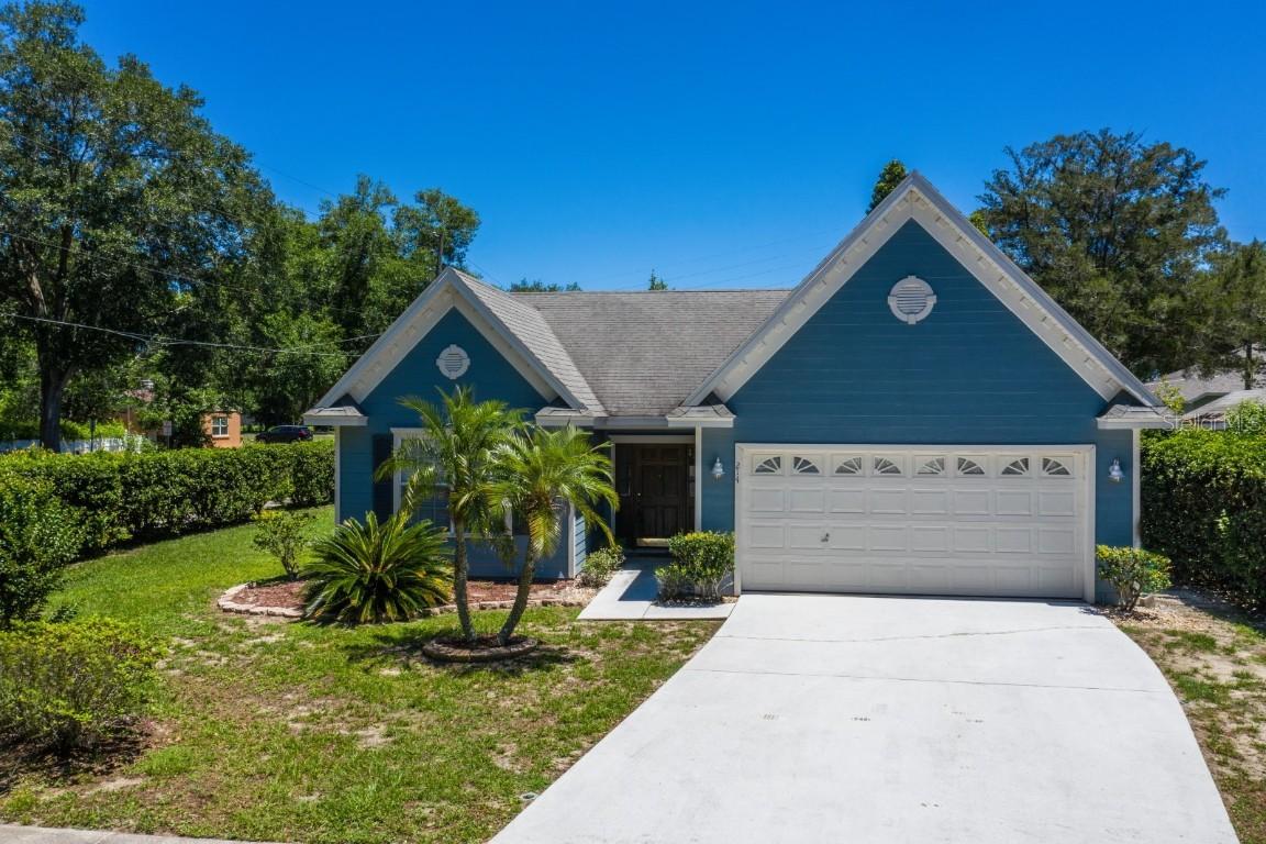 214 Pinecrest Rd., Mount Dora, FL 32757