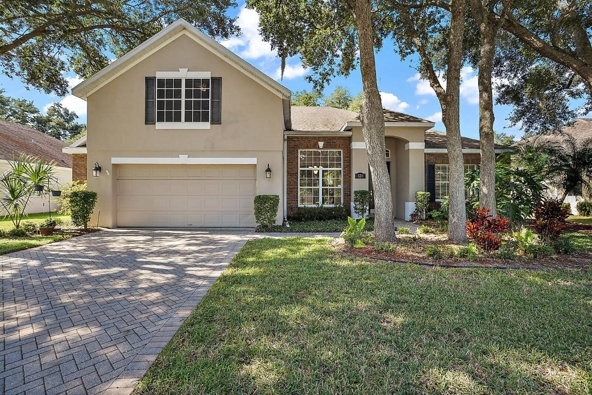 124 E Blue Water Edge Dr., Eustis, FL 32736