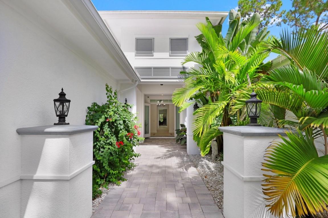 380 23rd St., Naples, FL 34120