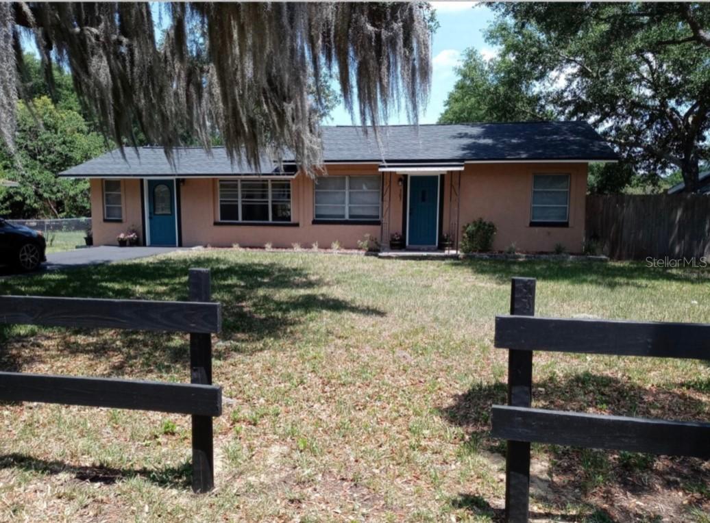 303 W Dicie Ave., Eustis, FL 32726