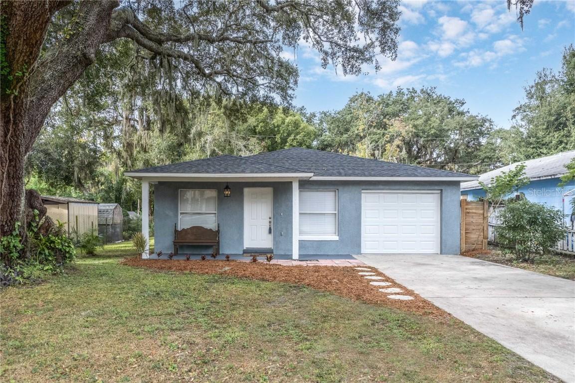 1423 N Tremain St., Mount Dora, FL 32757