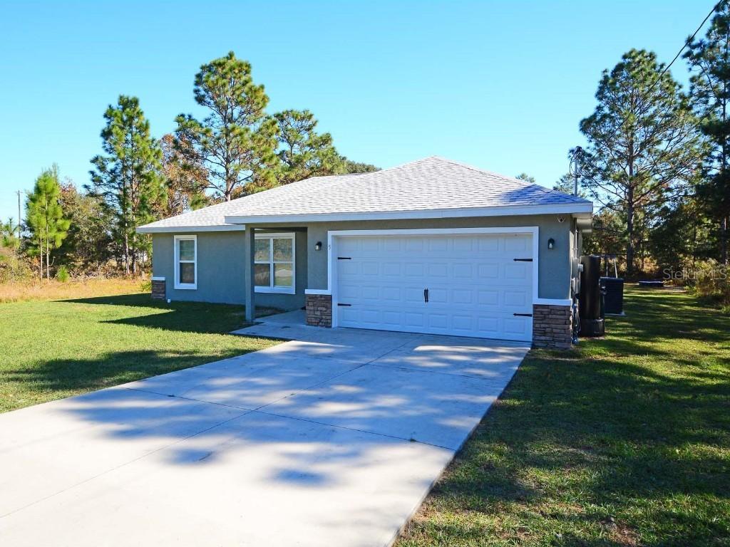 5 Fisher Lane Ter., Ocklawaha, FL 32179