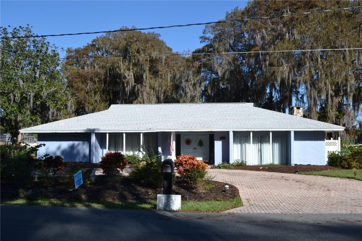 1008 Loves Point Dr., Leesburg, FL 34748
