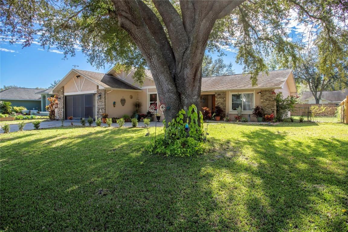 2738 Gables Dr., Eustis, FL 32726