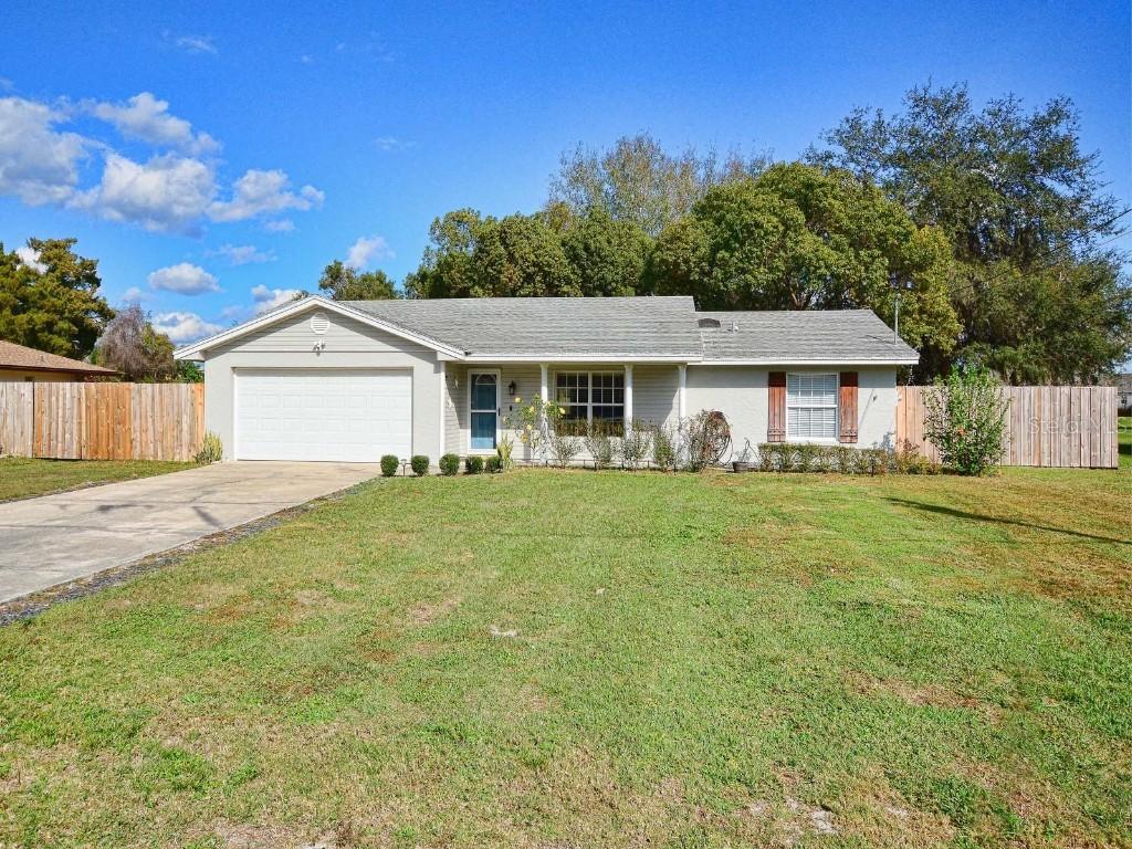 15143 Colley Dr., Tavares, FL 32778
